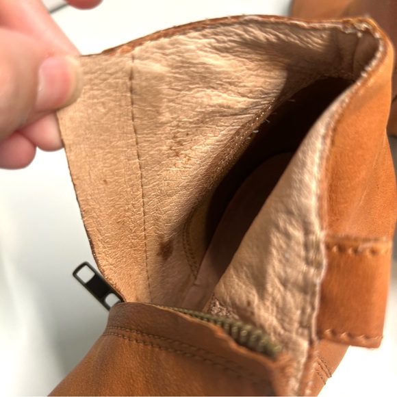 Madewell Tan Ankle Boots - Picture 14 of 16